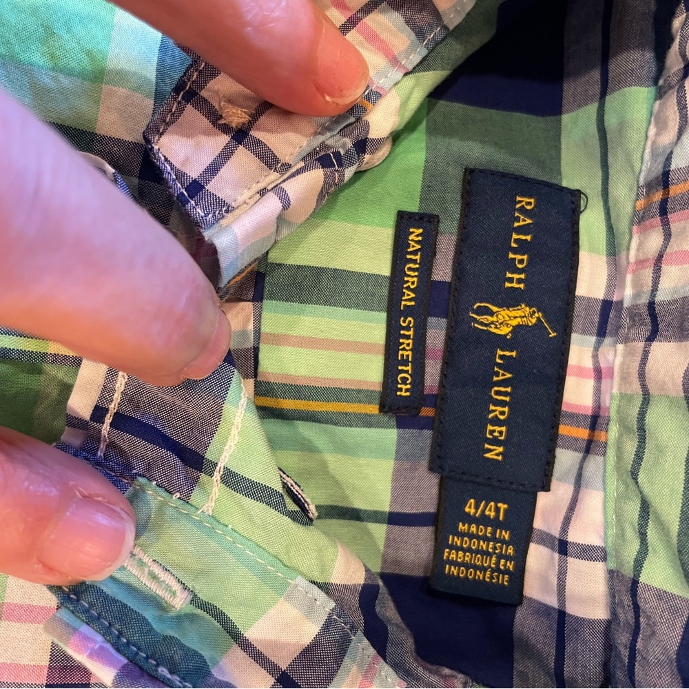Button down shirts - Picture 6 of 7